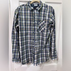 Mens Columbia size M Insect Blocker button shirt.